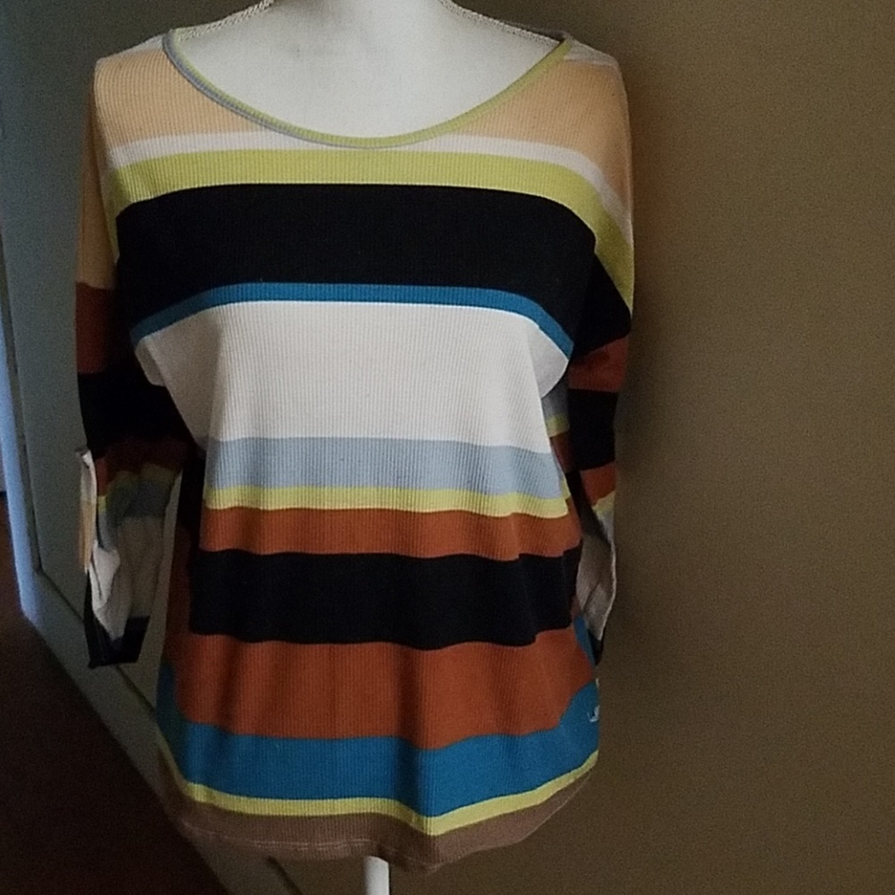 Striped 3/4 sleeve shirt